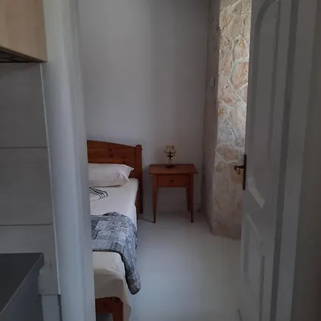 Stone House Zgogo 特罗吉尔